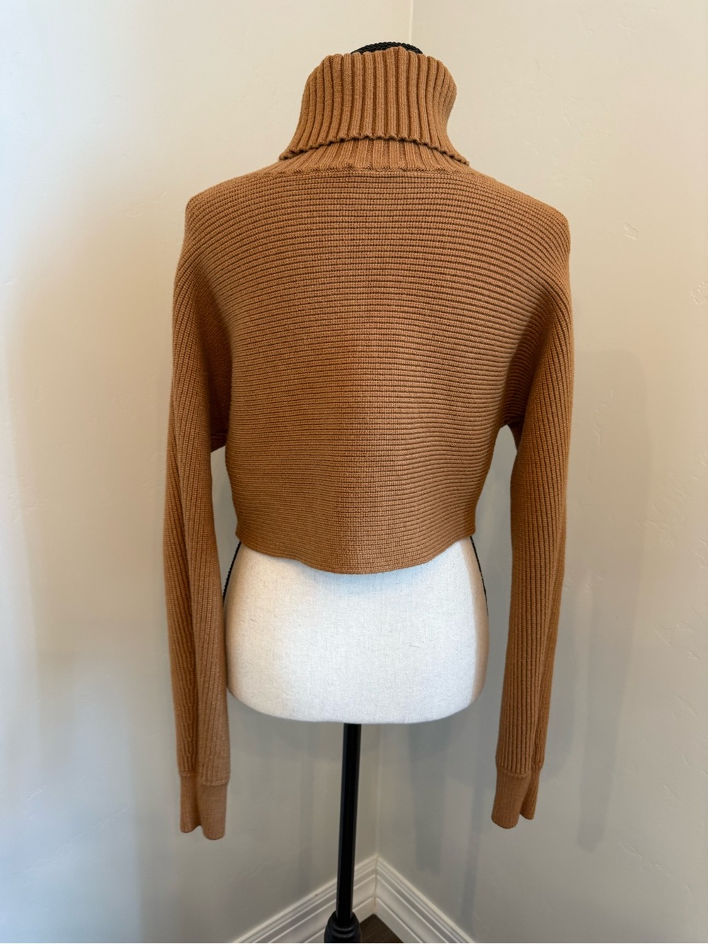House of Harlow 1960 Camel Ribbed Cropped Turtleneck Sweater Pullover Small - Picture 11 of 12